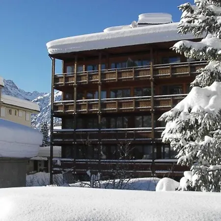 Haus Luegisland, 1-4 Gaeste アパート *
